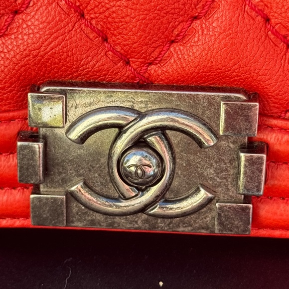 Fiery Red Caviar Leather with Ruthenium Hardware- Chanel Medium Boy Bag - Picture 6 of 10
